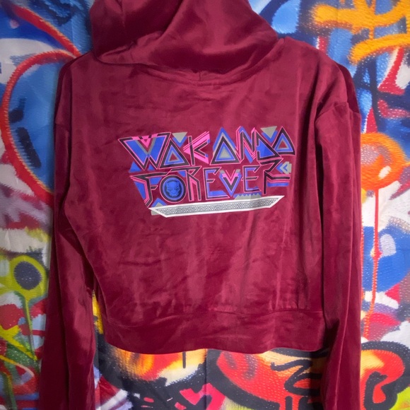 Wakanda forever sweat suit size xl - Picture 3 of 3